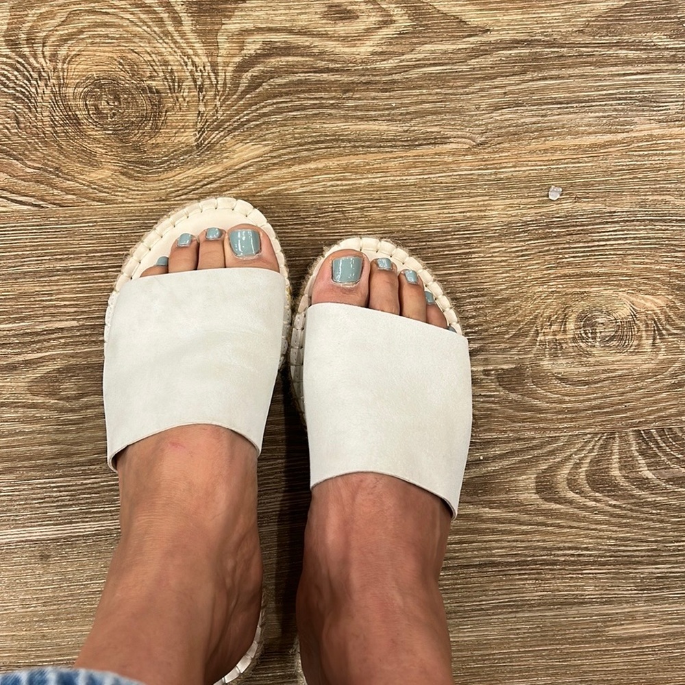 A&F slip on sandals